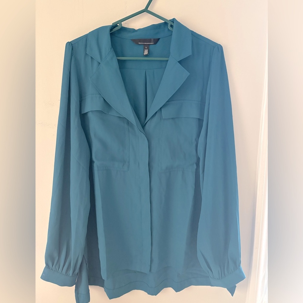 White House Black Market Long-Sleeve Soft Shirt in Stardom, Size L